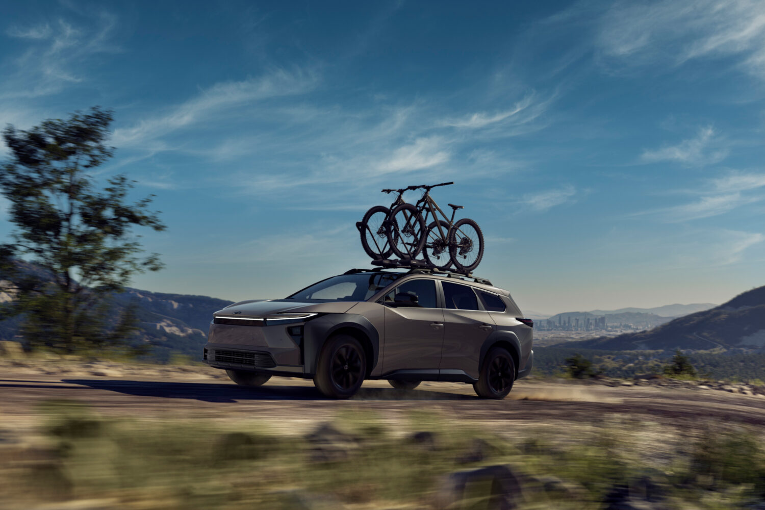 Toyota’s gallery establishes the bronze-and-charcoal motif; the release does not clarify why Bronze is missing from its exterior-color list.